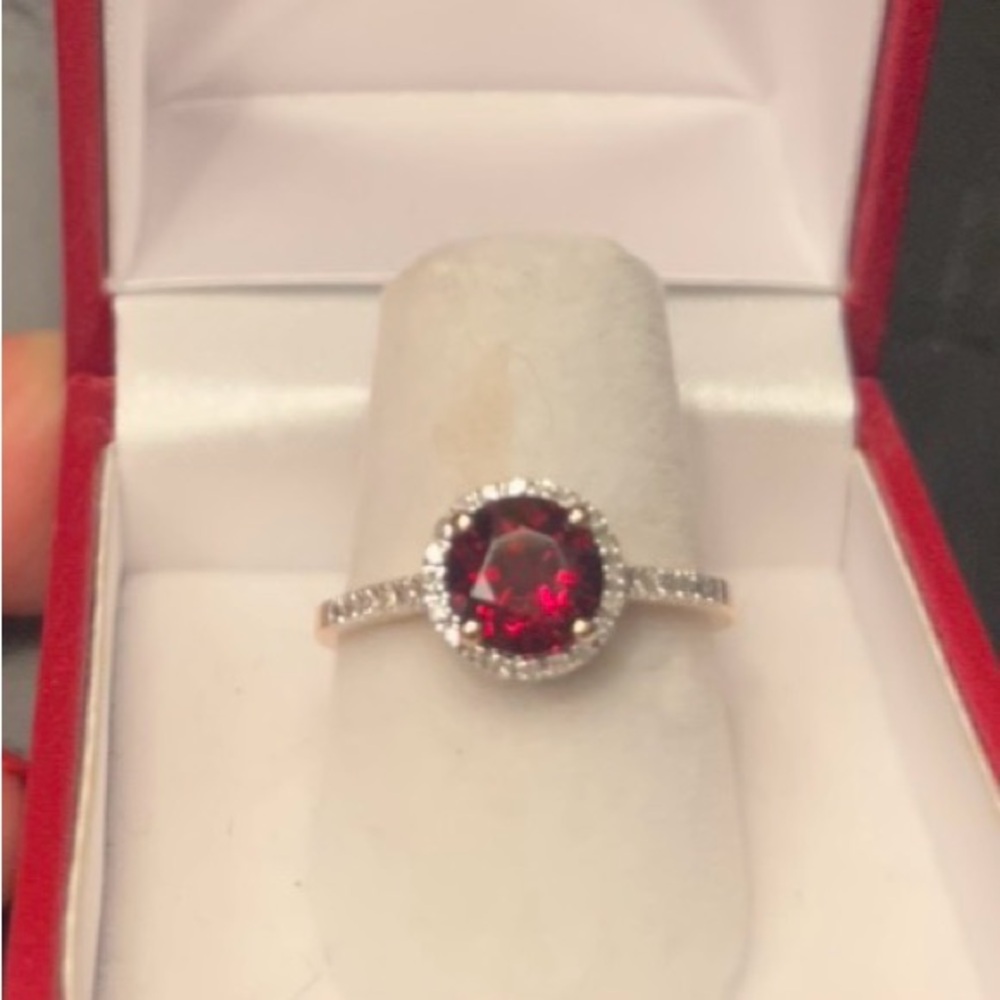 14k RoseGold Bright Garnet and Diamond Halo Ring. (Orig$1860) size 7.0 NEVERWORN